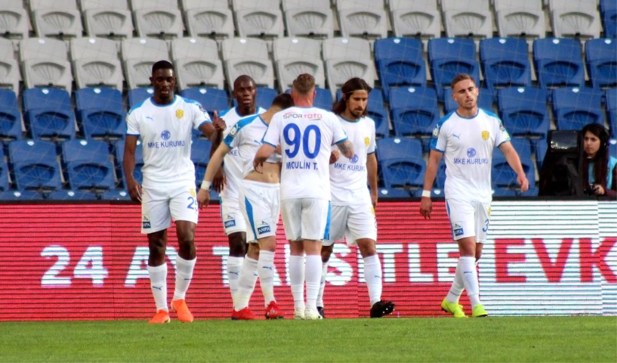 Spor Toto Süper Lig: Medipol Başakşehir: 0 - Ankaragücü: 1 (İlk Yarı)