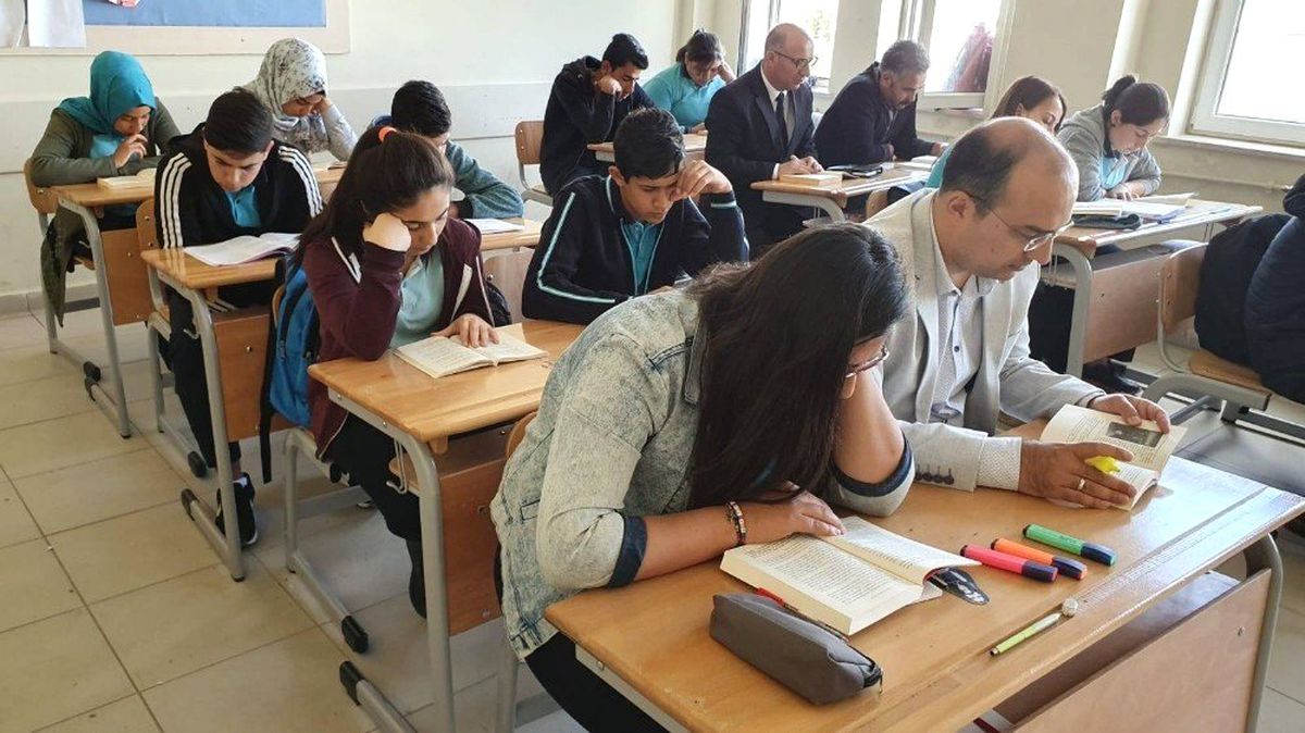 7\'den 70\'e Elbeyli Okuyor Projesi Devam Ediyor