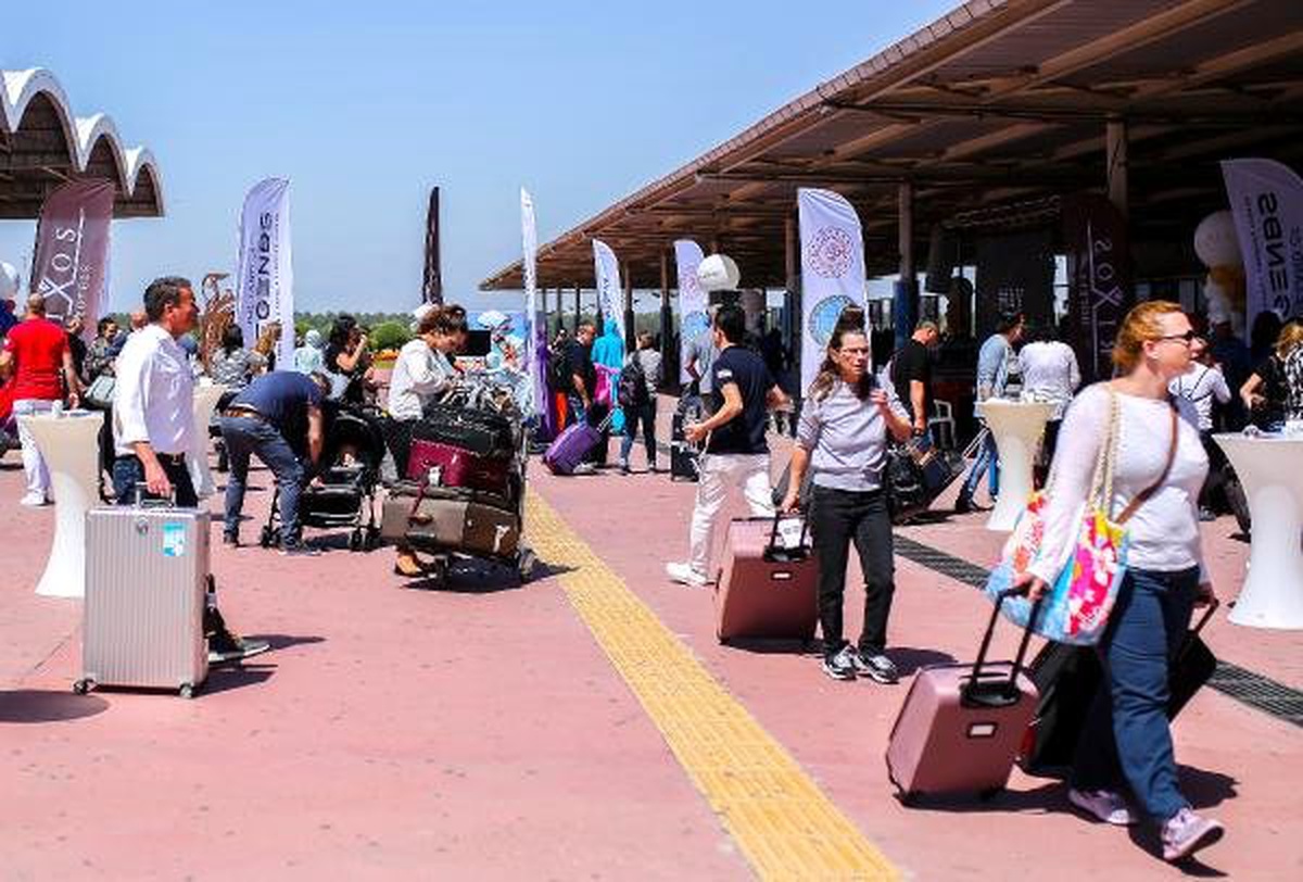 Antalya\'ya Gelen Turist Sayısı 2 Milyonu Geçti