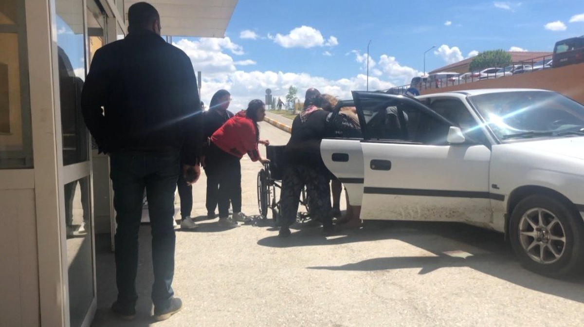 Ayaklarına Sıcak Su Dökülen Kadın Hastanelik Oldu