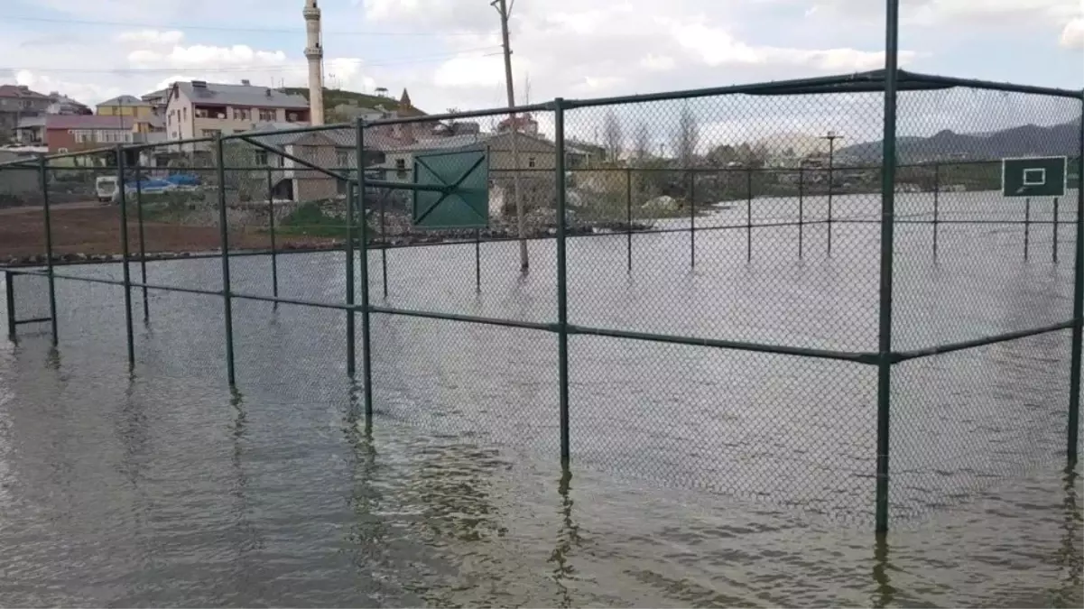 Baraj Taştı, Parklar Su Altında Kaldı