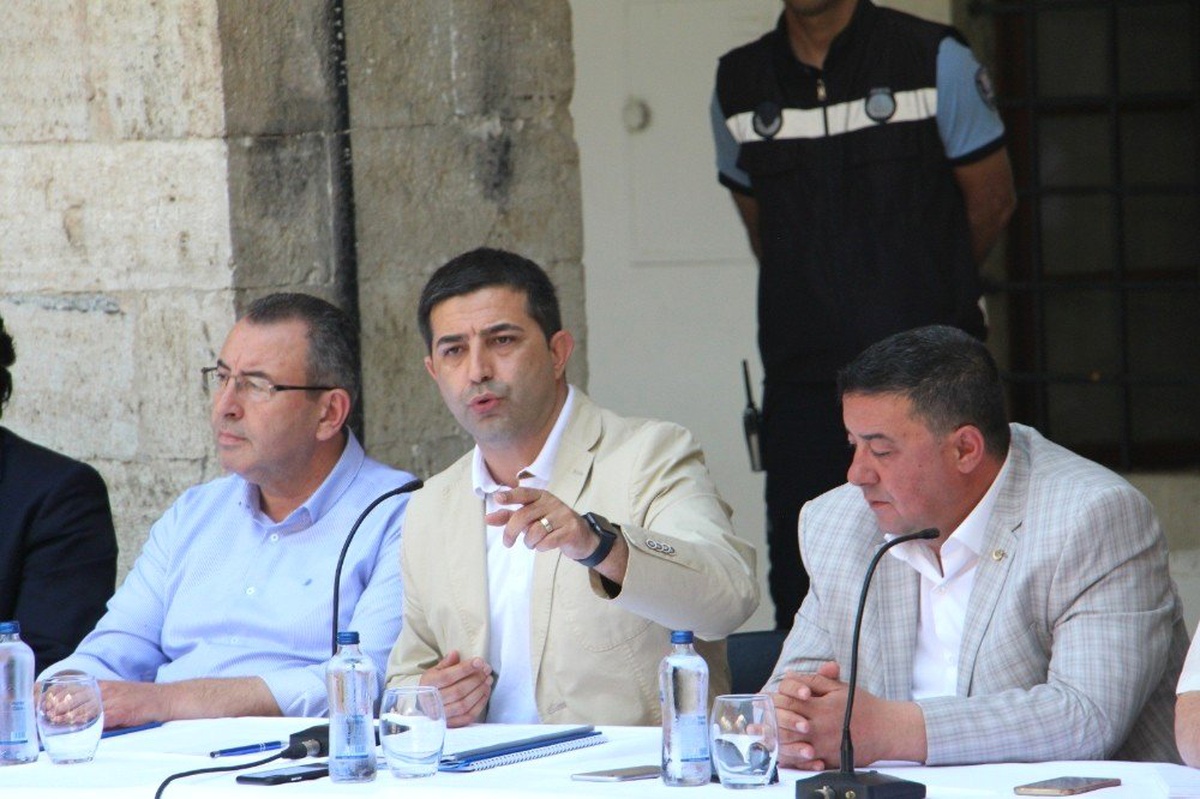 Belediye ve Odalar Çarşı Esnafı ile Bir Araya Geldi