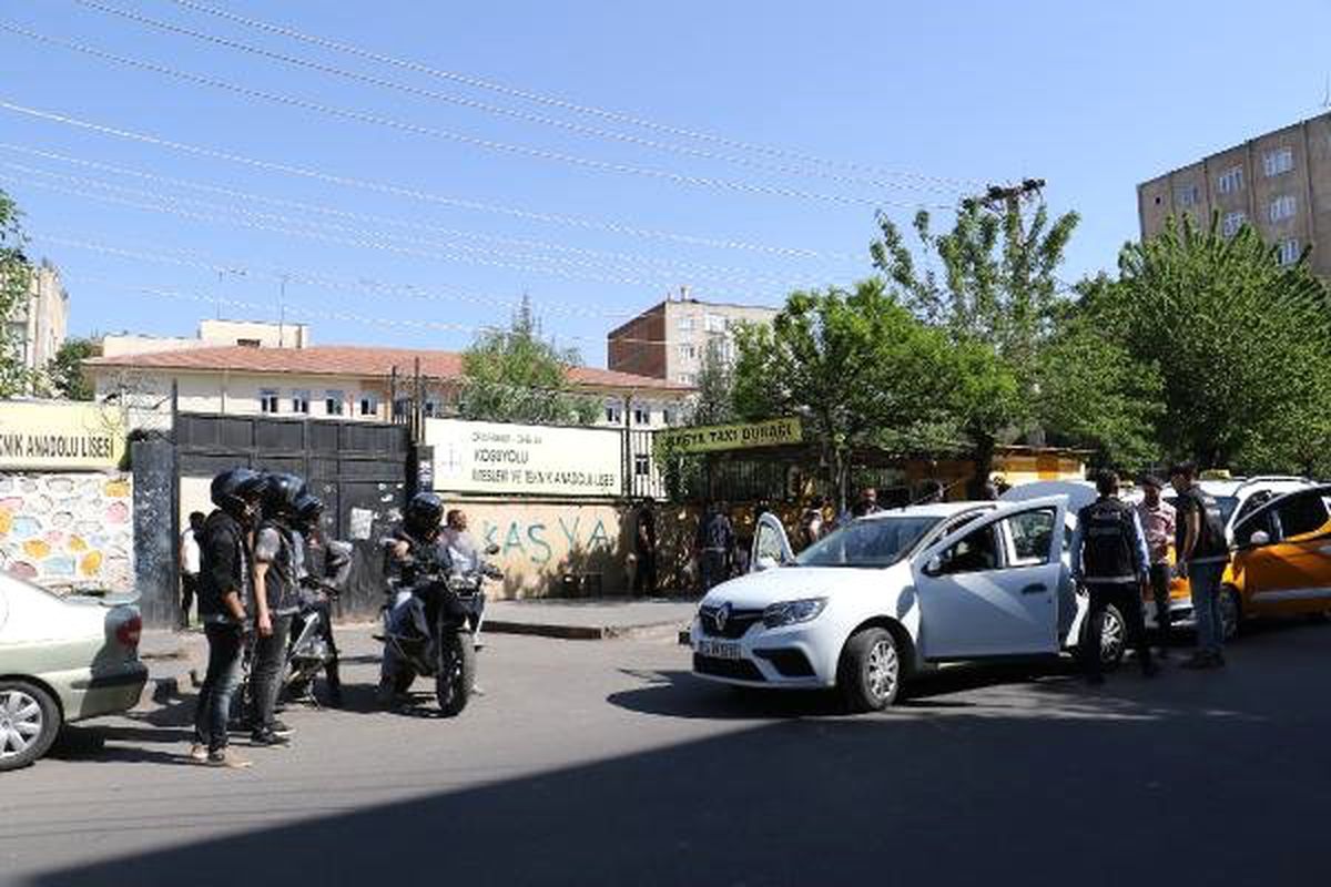 Diyarbakır\'da 350 Polisle Narkotik Denetimi