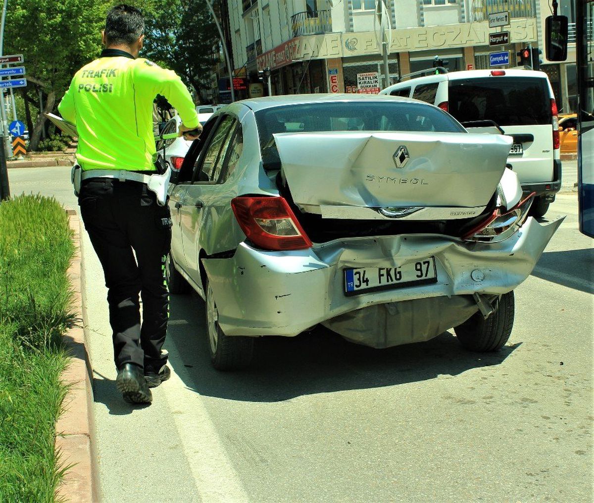 Elazığ\'da Trafik Kazası: 2 Yaralı
