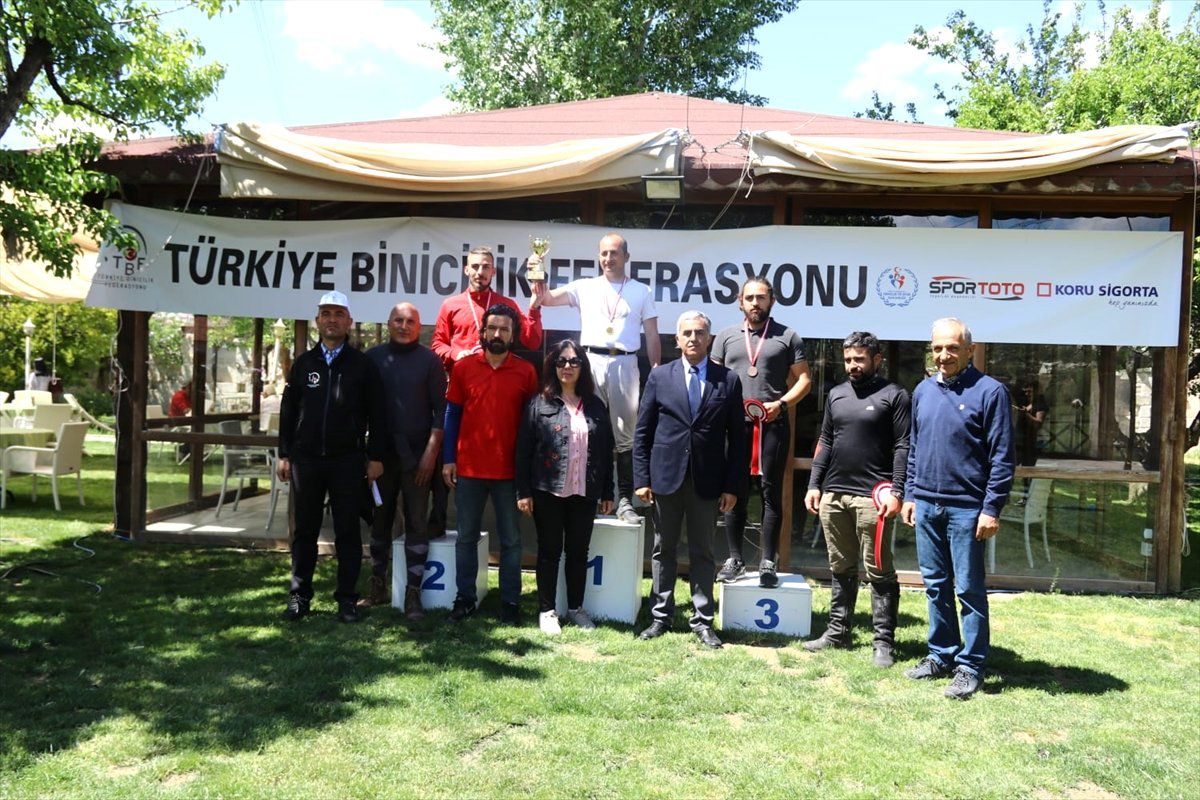 Esogü Binicileri Kupa Kazandı