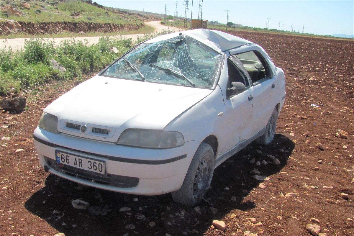 Gaziantep\'te Otomobil Devrildi: 4 Yaralı