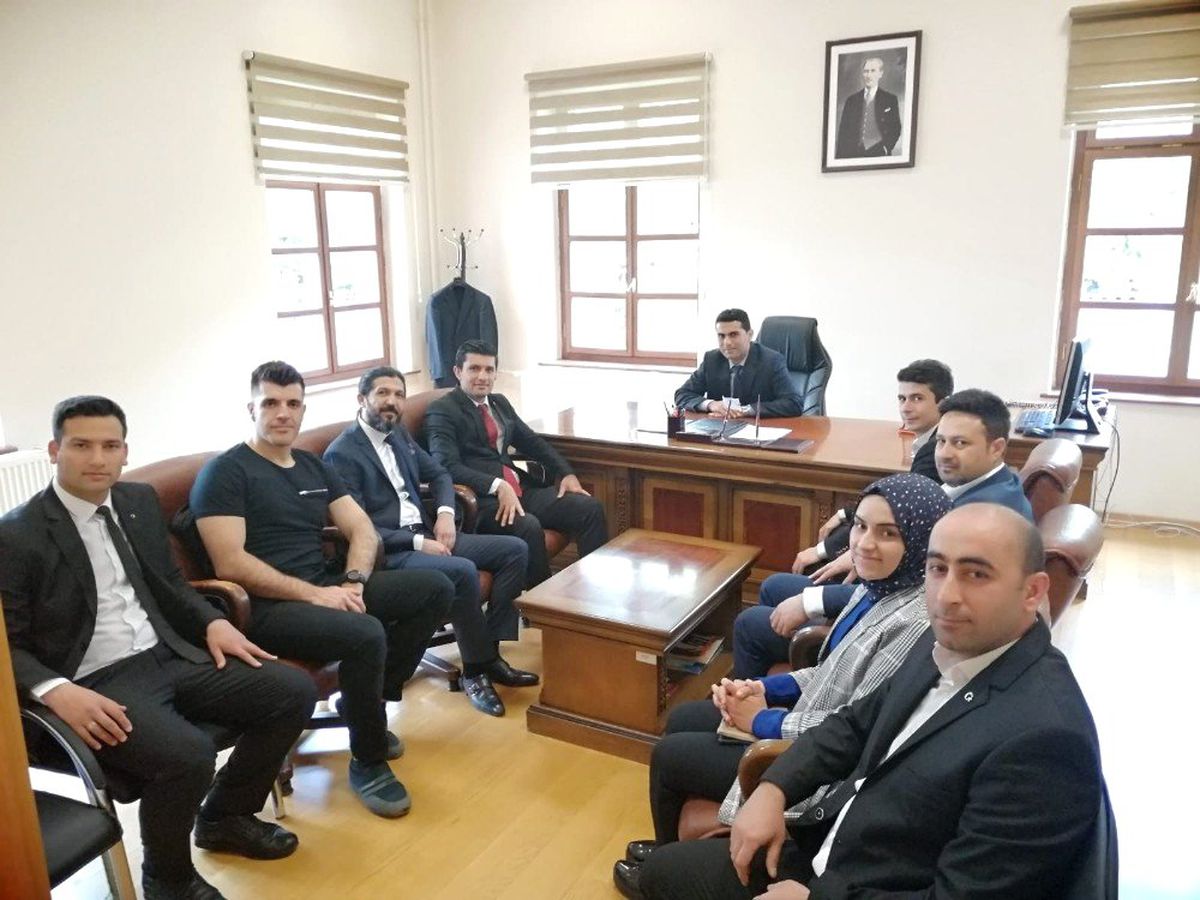 Gençlerden Malatya Sivil Toplumla İlişkiler Müdürlüğü\'ne Ziyaret