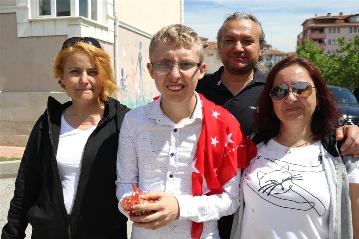 Gönüllerin \'Kahramanları\' Askere Uğurlandı