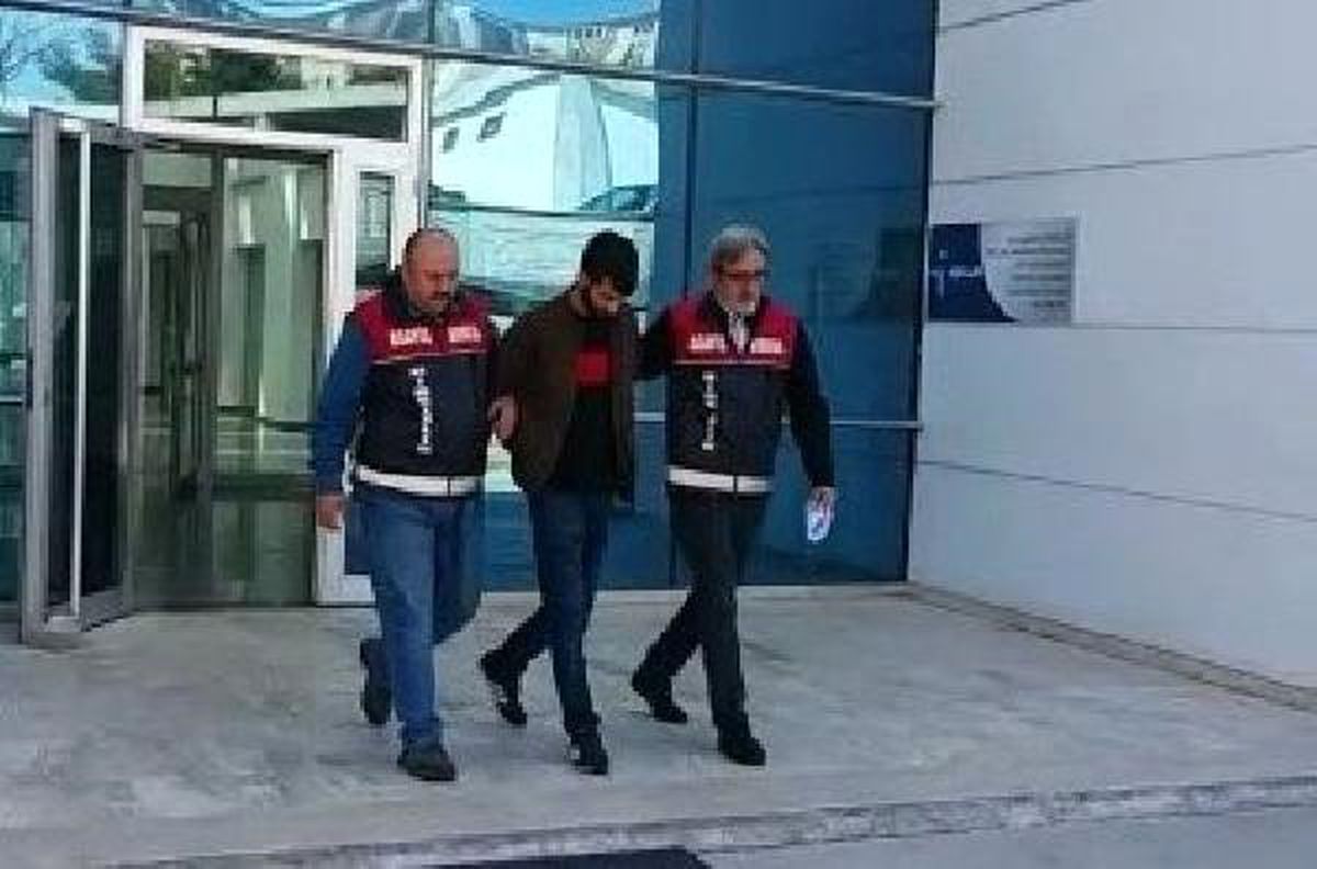 Hırsızlık Şüphelisi, Olay Yerinde Cüzdanını Düşürünce Yakalandı
