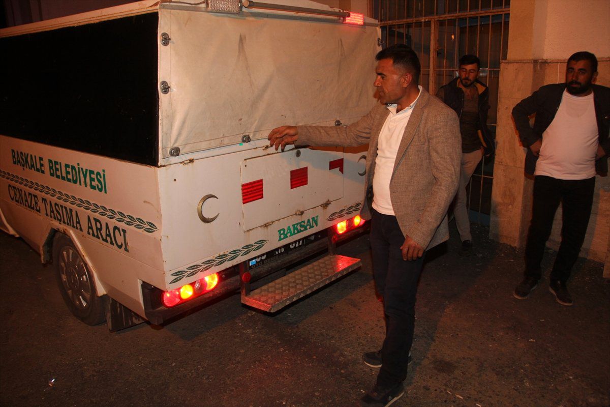 İran Sınırında 9 Erkek Cesedi Bulundu