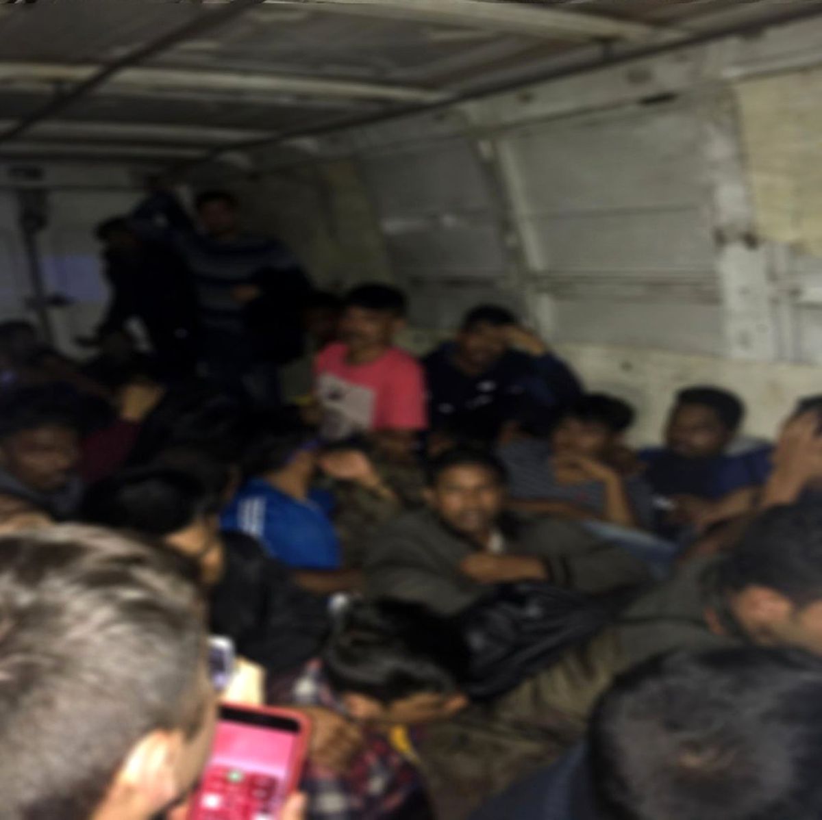 İstanbul\'da Kamyonette 32 Kaçak Göçmen Yakalandı
