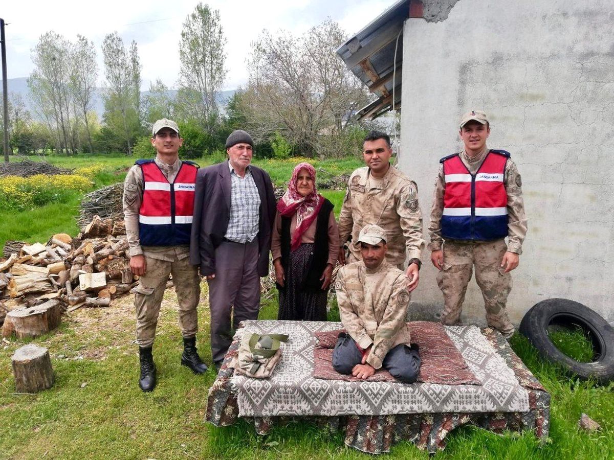 Jandarma\'dan Şehit Annelerine Ziyaret