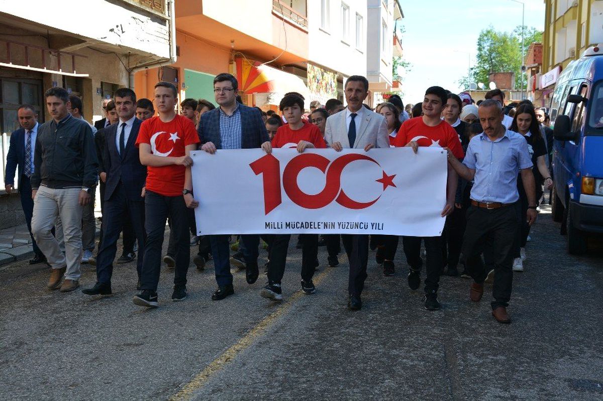 Kabadüz\'de Gençlik Yürüyüşü