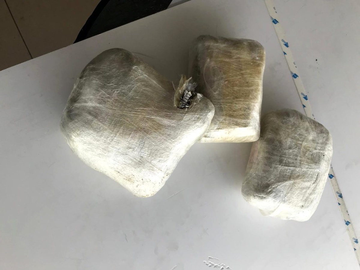 Kargoya Verilen Paketten 4 Kiloya Uyuşturucu Çıktı
