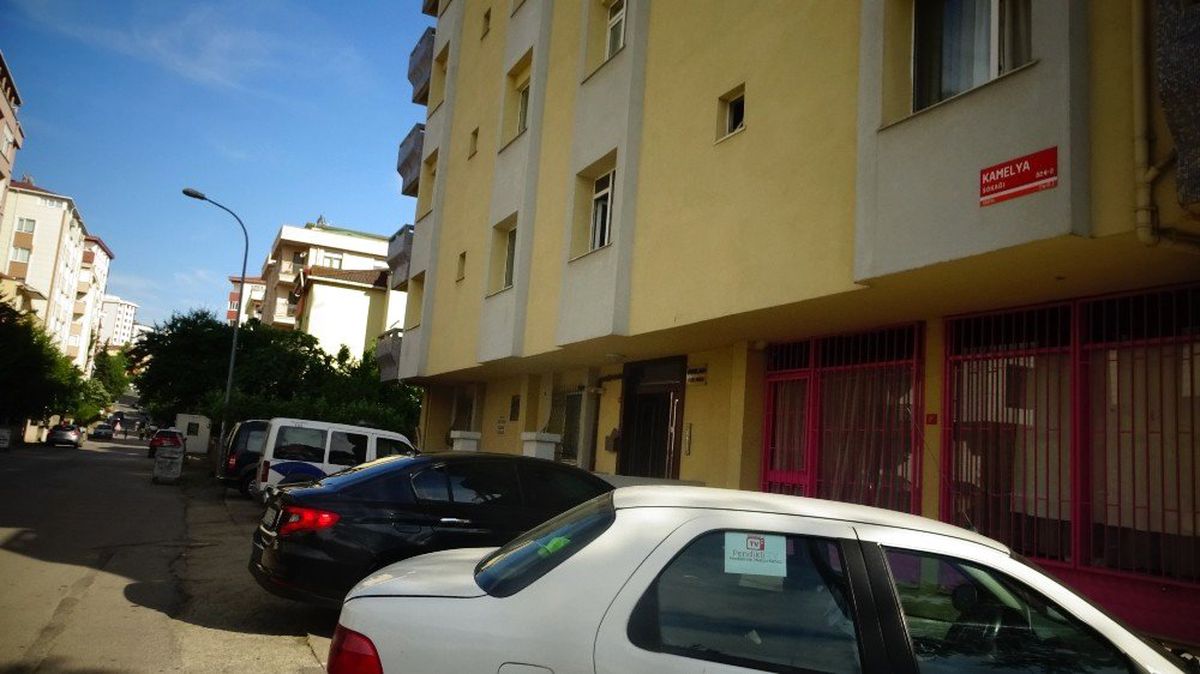 Kartal\'da Apartmanda Yangın: 1 Ölü