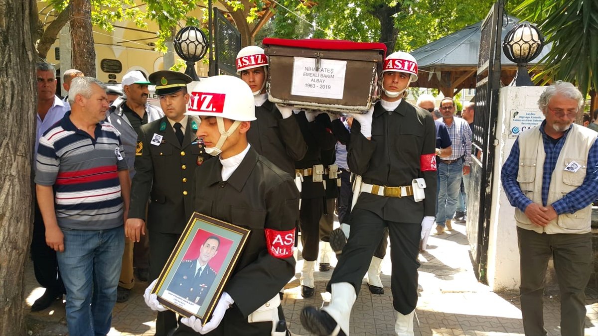 Kazada Ölen Emekli Albay Toprağa Verildi