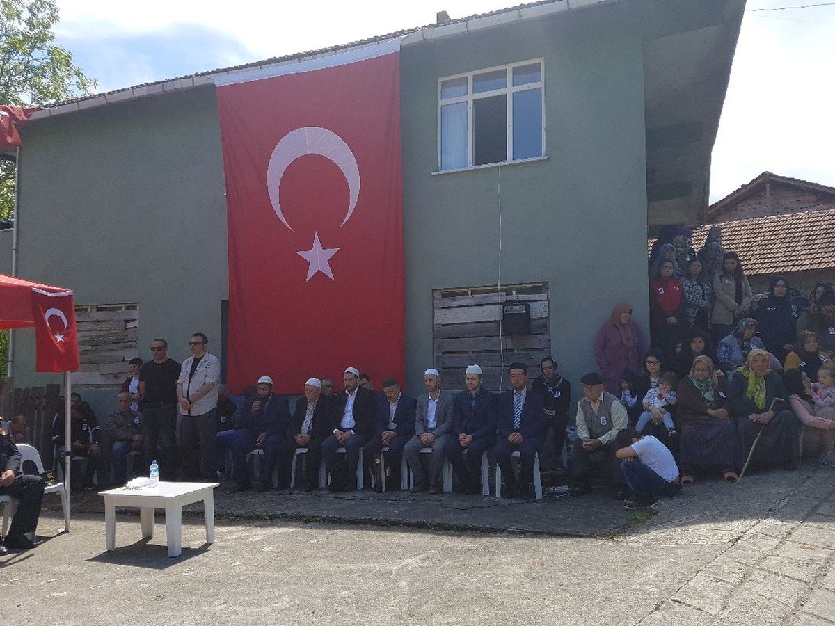 Kazada Şehit Olan Polis Memuru Taşköprü, Zonguldak\'ta Son Yolculuğuna Uğurlandı