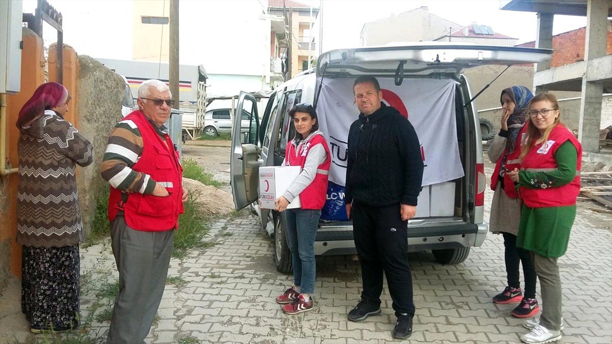 Kızılay\'dan 800 Aileye Ramazan Yardımı