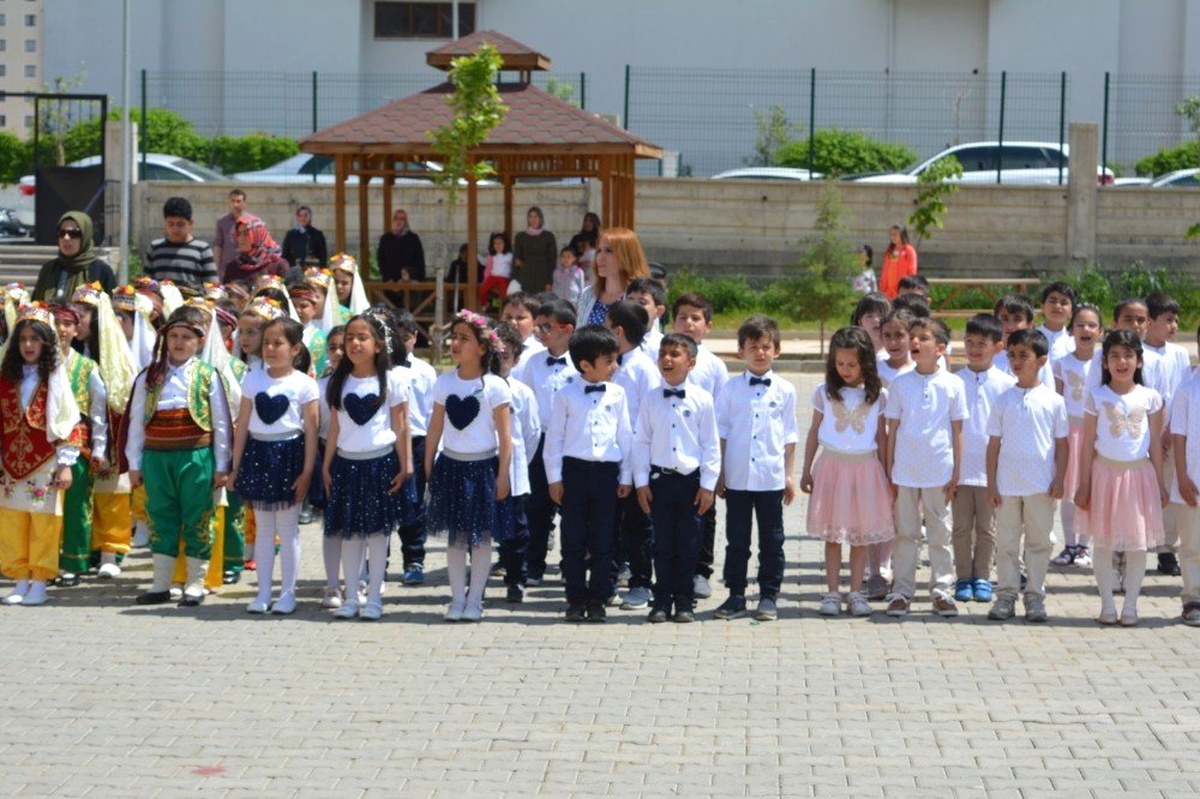 Minik Öğrencilerin Okuma-yazma Heyecanı