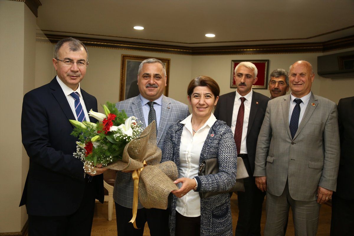 Muhtarlar Konfederasyonu Başkanı Aktürk\'ten Vali Doruk\'a Ziyaret