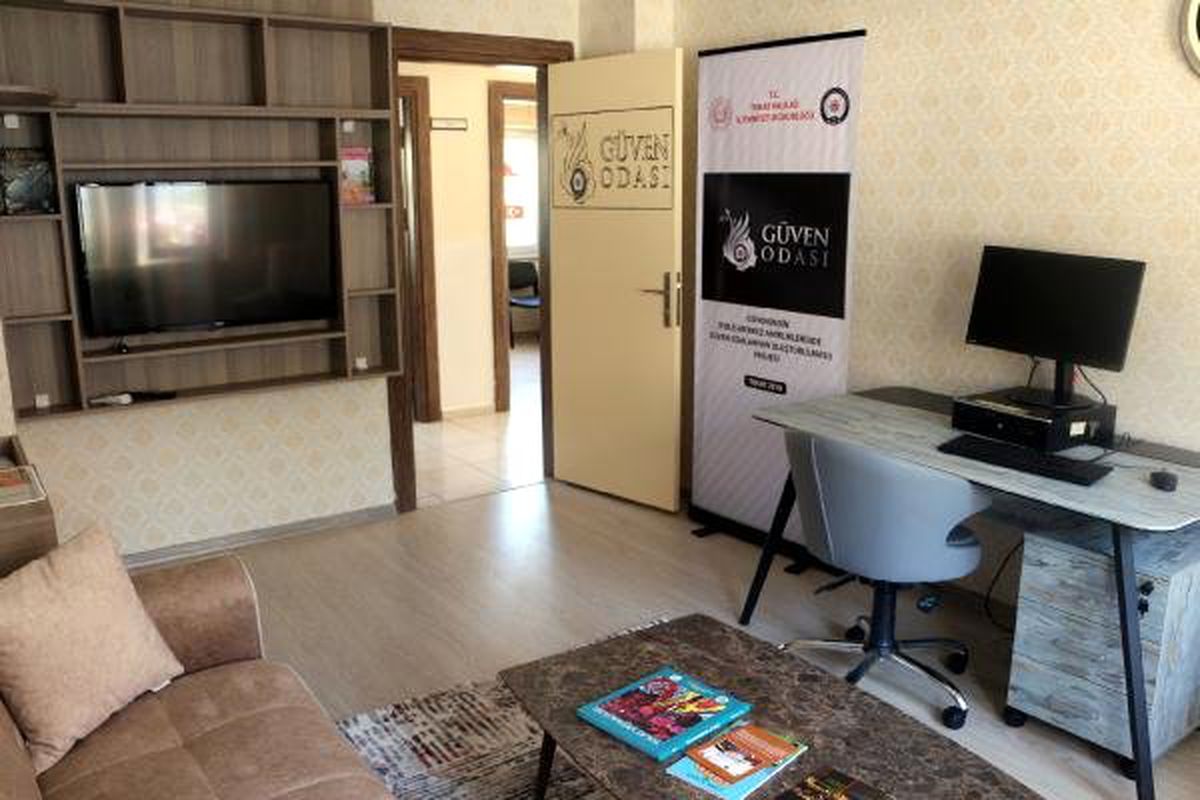 Polis Merkezinde Şiddet Mağduru Kadınlar İçin \'Güven Odası\' Oluşturuldu