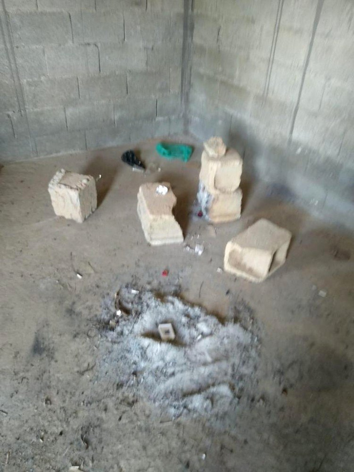 Polisten Yöresel Kıyafetlerle Uyuşturucu Tacirlerine Pusu: 10 Gözaltı