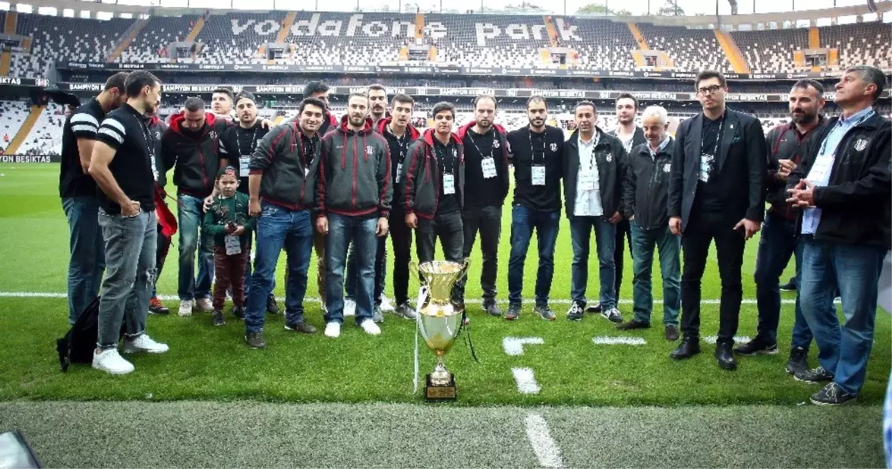 Şampiyon Kartal\'lar Vodafone Park\'ta