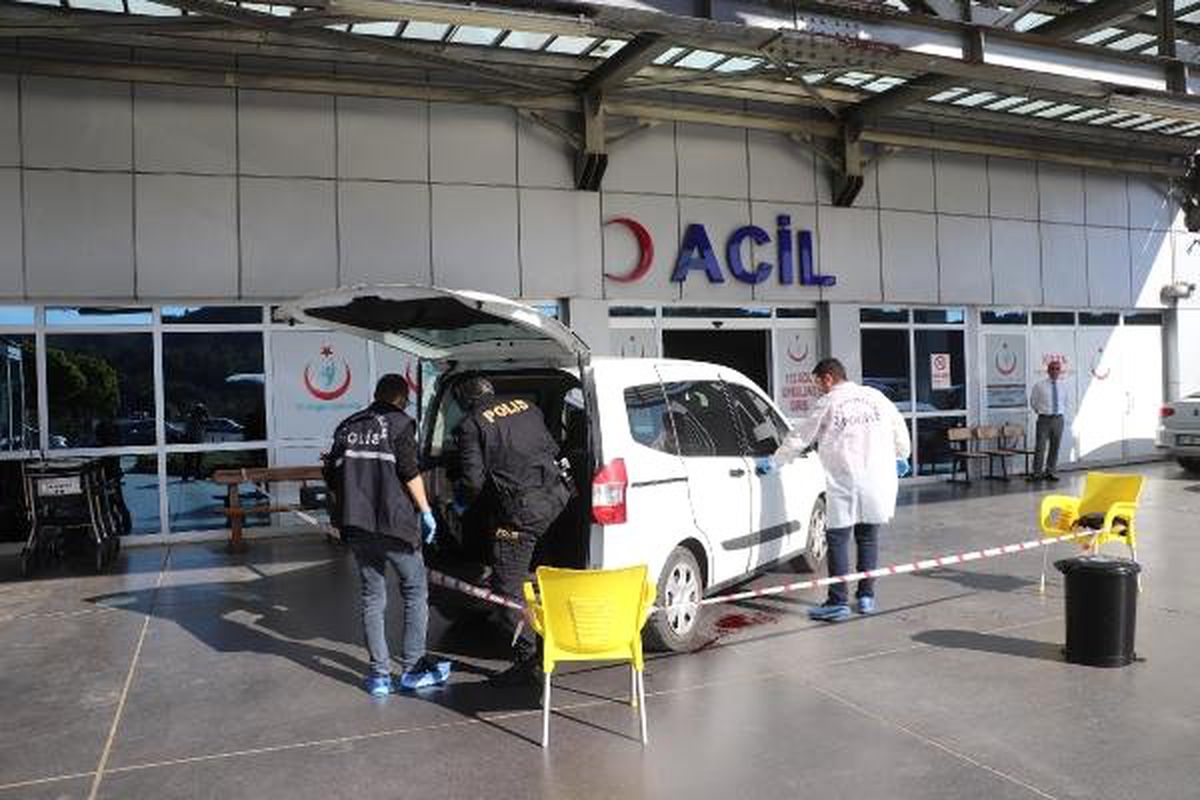 Şoförünün Kullandığı Otomobilde İş İnsanı İntihara Kalkıştı