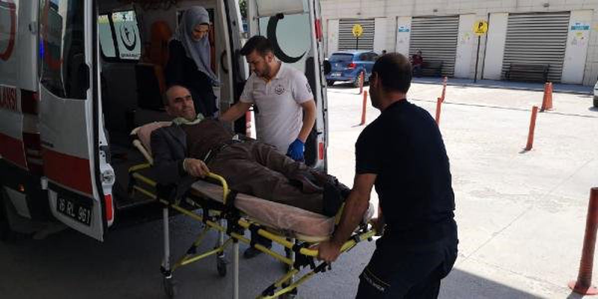 Sokakta Bıçaklayıp Kaçtı
