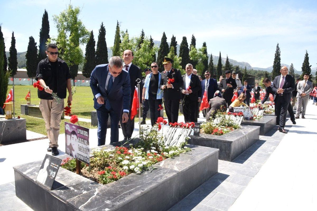 Soma\'da 301 Madenci Dualarla Anıldı