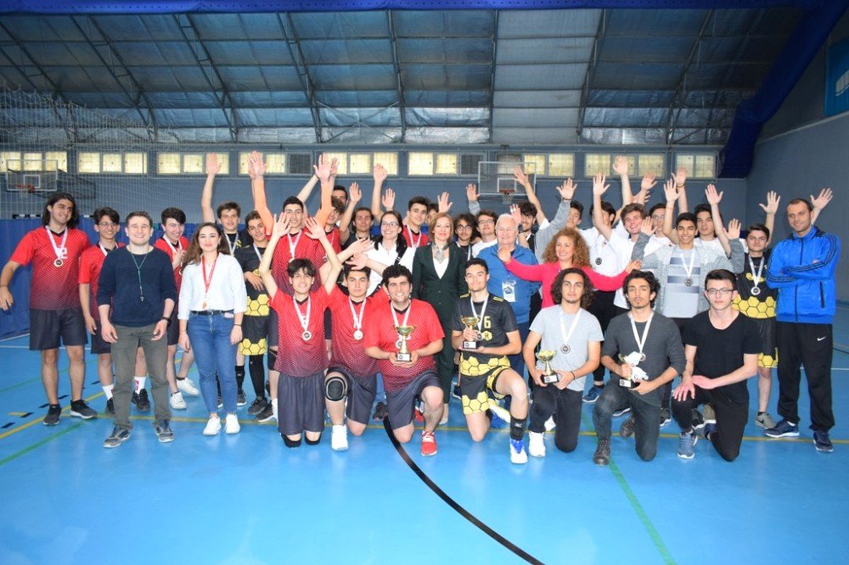 Spor Şenlikleri\'nde Voleybola Büyük İlgi
