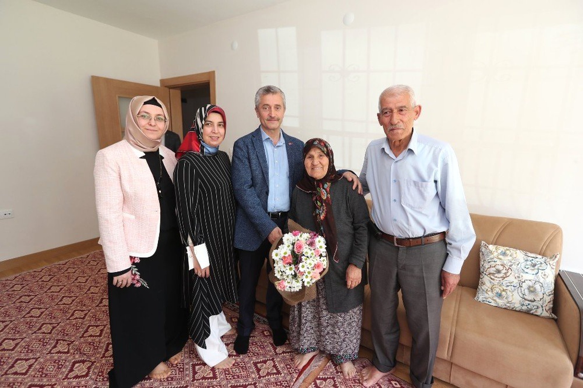 Tahmazoğlu Şehit Annelerini Ziyaret Etti