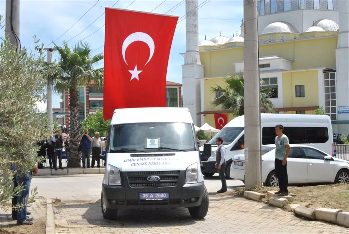 Trafik Kazasında Şehit Olan Polisin Cenazesi Defnedildi