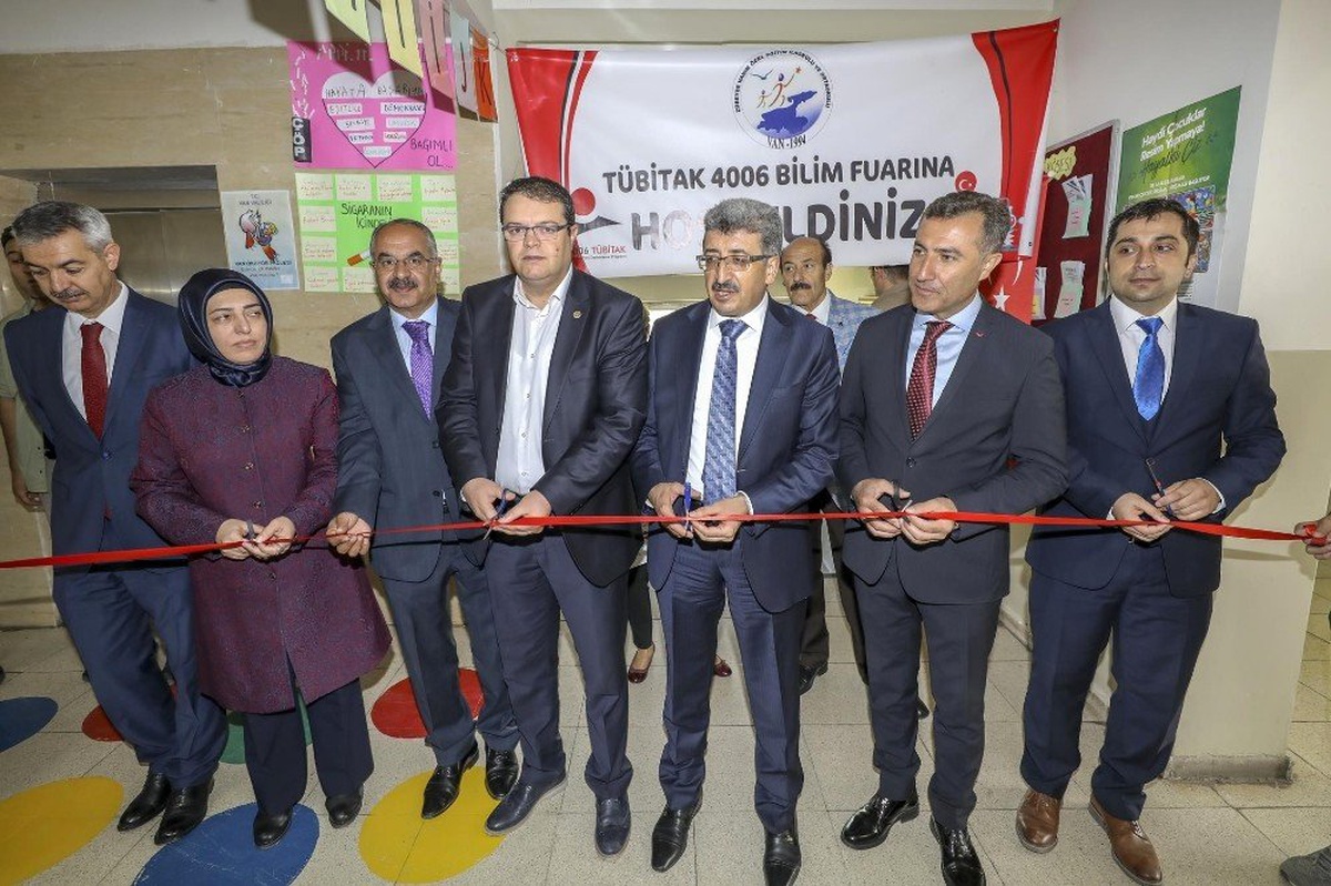 Tübitak 4006 Bilim Fuarı Açıldı