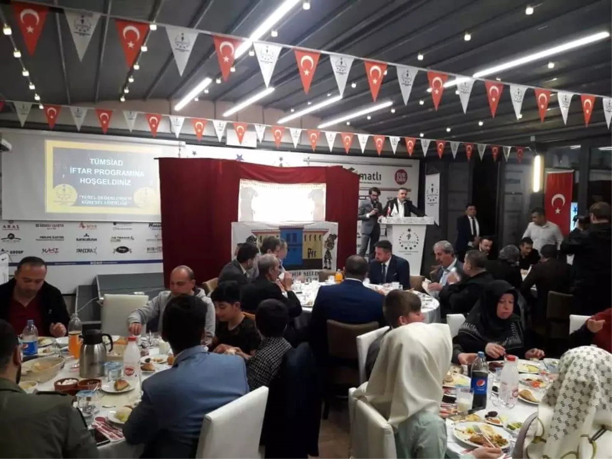 TÜMSİAD, İftarda Yetimleri Misafir Etti