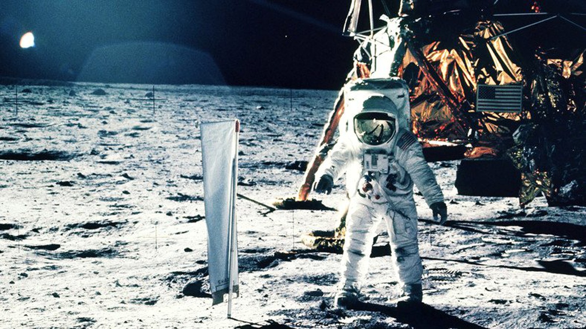 2024 Yılında Ay\'a İlk Kez Bir Kadın Astronot Ayak Basacak: Görevin Adı Artemis