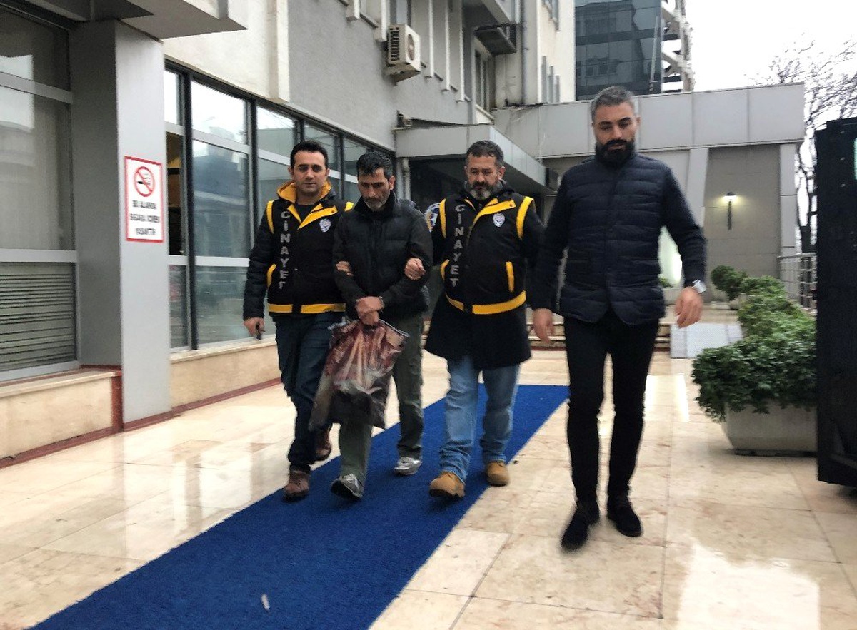 Ağabeyini Öldüren Zanlı Hakim Karşısında