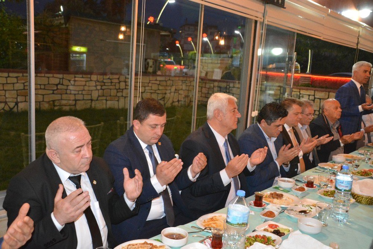 Aliağa, Foça ve Menemen Esnafları İftarda Buluştu