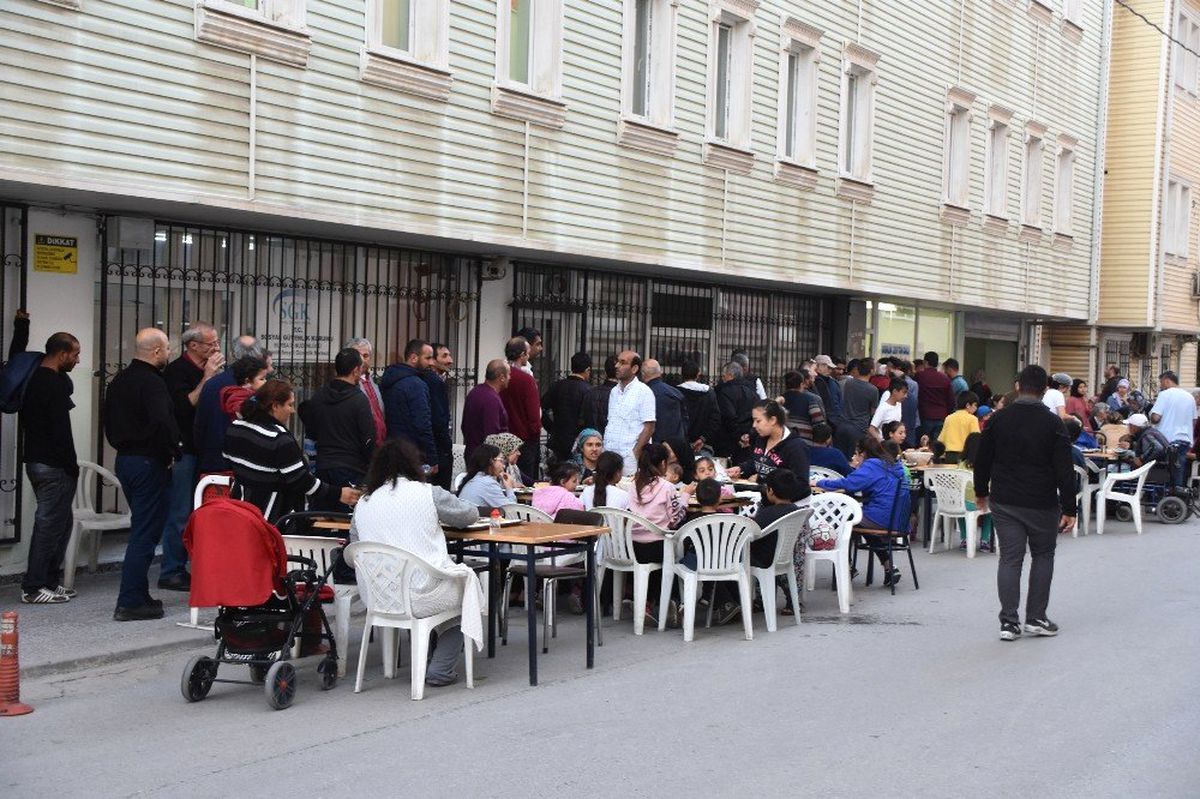 AŞ Evinde İftar Bereketi