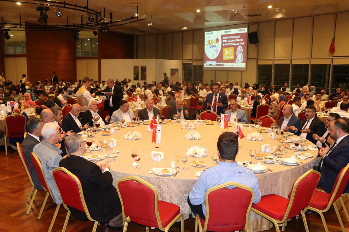 BEKSİAD Ailesi İftarda Buluştu