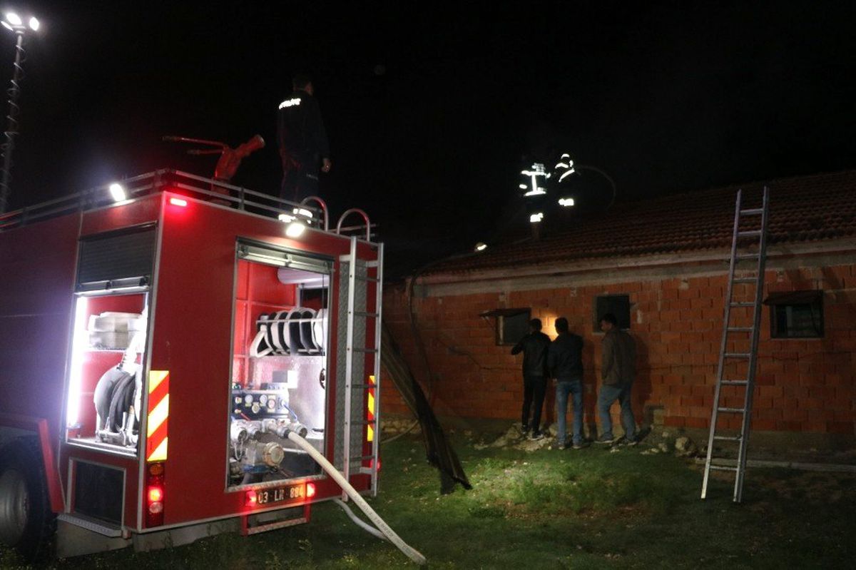Besihanede Çıkan Yangın Korkuttu