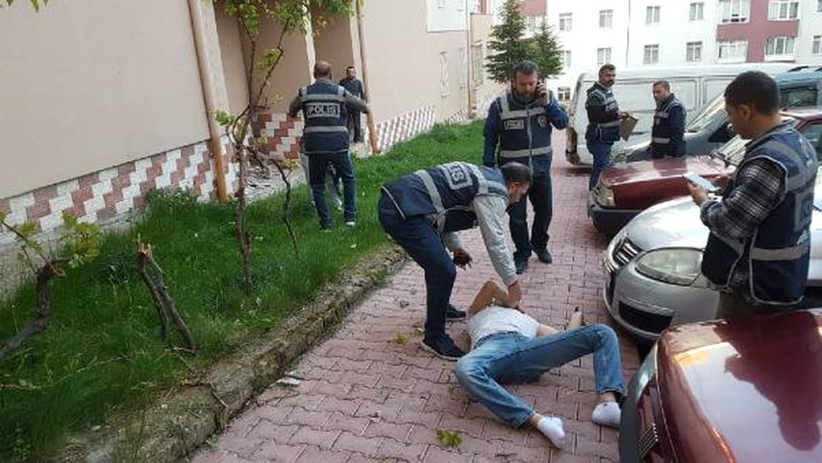 Cezaevi Firarisi, Polis Baskınında 5\'inci Kattan Atladı
