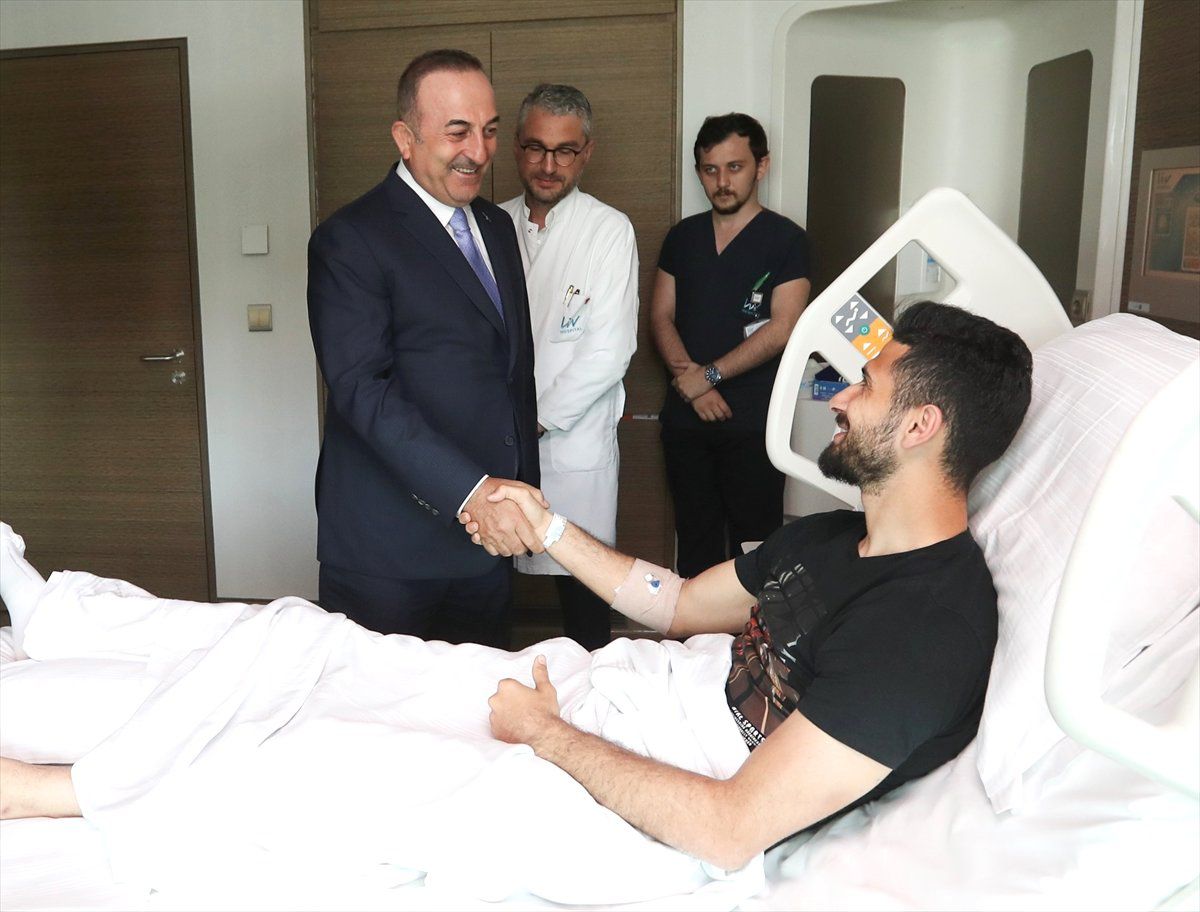 Dışişleri Bakanı Çavuşoğlu\'ndan Emre Akbaba\'ya Ziyaret