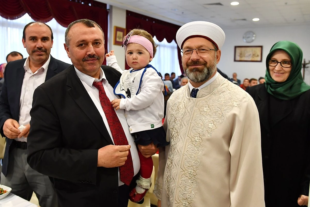 Diyanet İşleri Başkanı Erbaş, Şehit Yakınları ve Gazilerle İftarda Buluştu