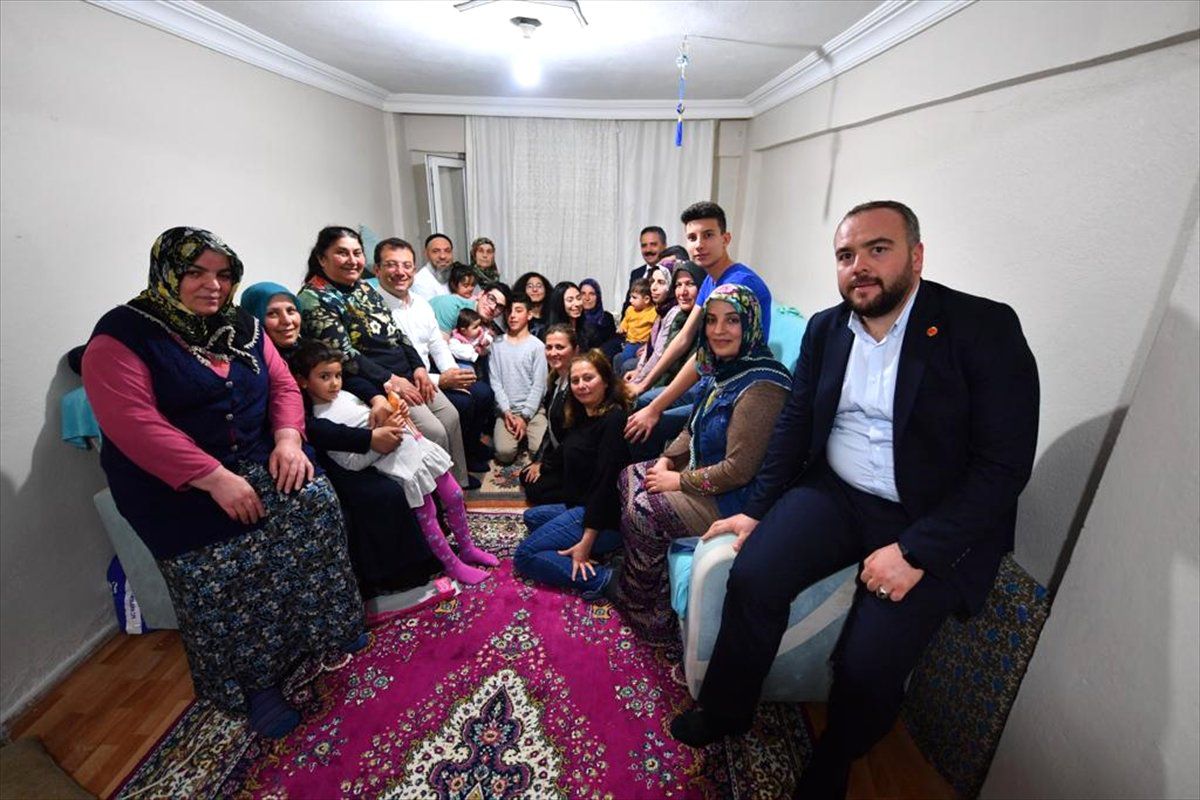 Ekrem İmamoğlu Vatandaşlarla İftar Açtı