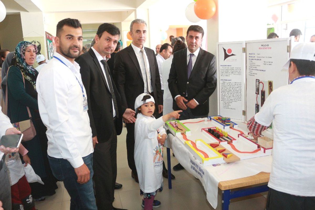 Engelli Öğrenciler Bilim Fuarı Düzenledi