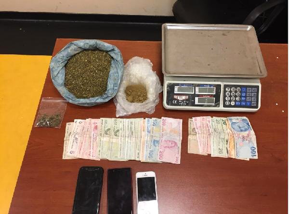 Gaziantep\'te, 2 Uyuşturucu Satıcısına Tutuklama