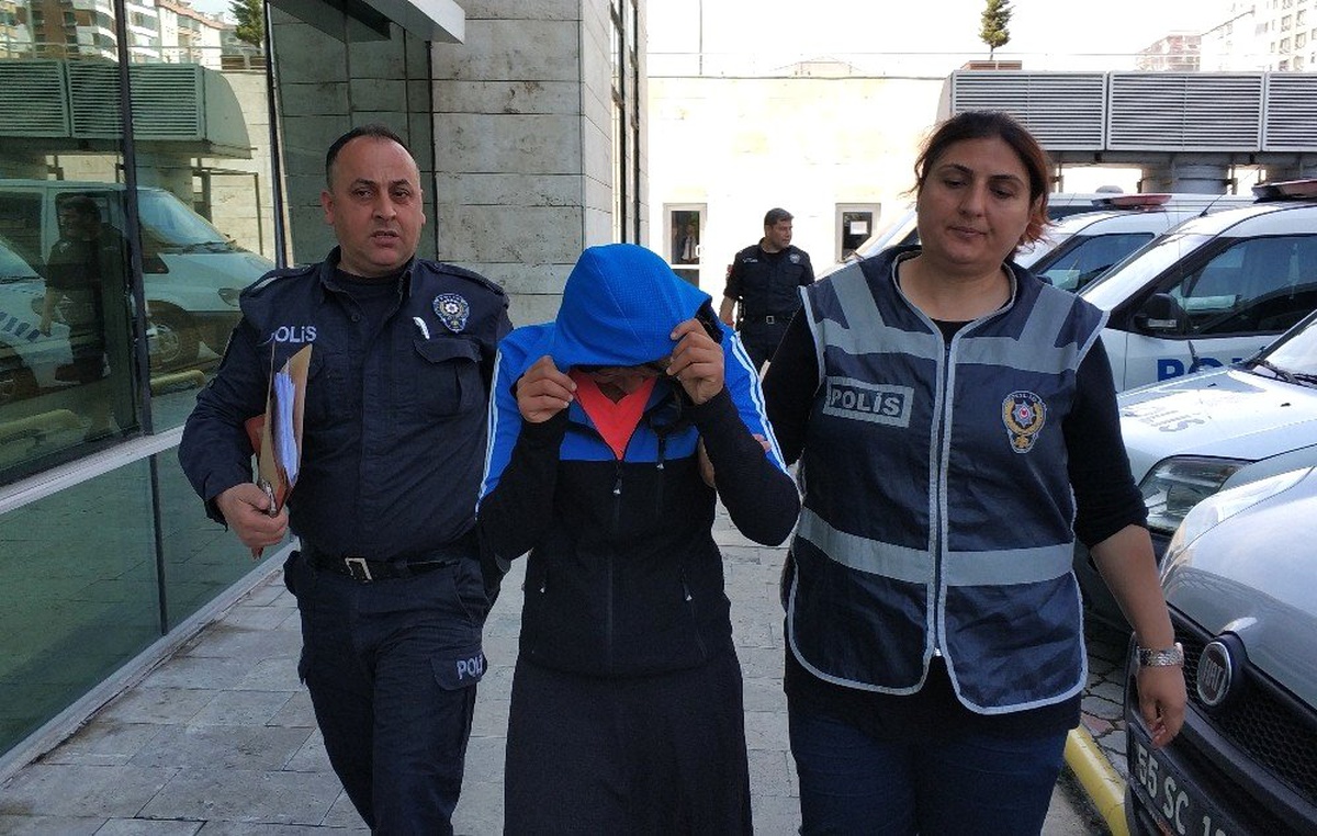 Hurdacıdan Hırsızlık Yapan 2 Genç Kız Gözaltında
