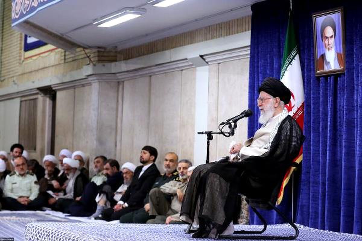 İran\'ın Dini Lideri Hamaney: ABD\'yle Savaş Olmayacak