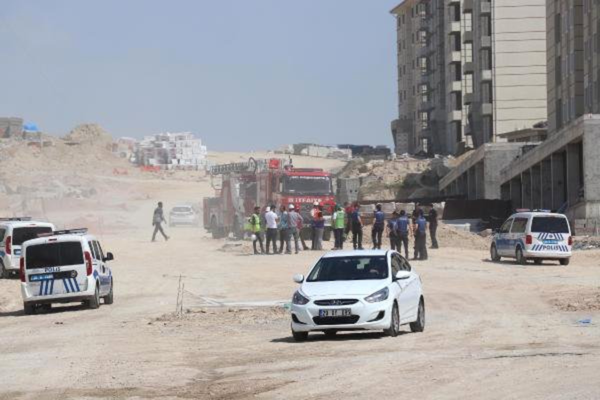 İş Makinesi Doğal Gaz Borusunu Kırdı, Yayılan Koku Korkuttu
